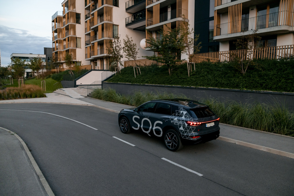 Audi SQ6 SUV